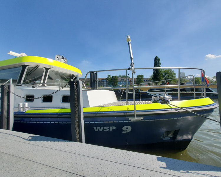 Siemer Jachtservice Barßel-Reekenfeld -Neues Rheinstreifenboot für Köln